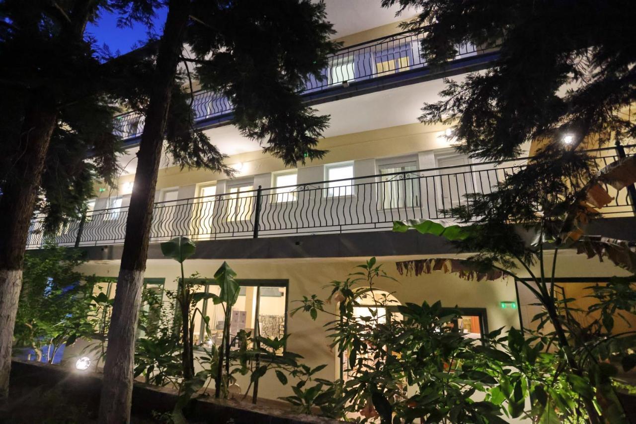 Spanos Apartments Anna'S Lodge Полихроно Екстериор снимка