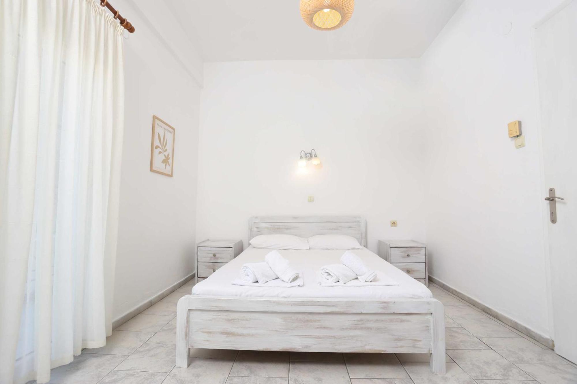 Spanos Apartments Anna'S Lodge Полихроно Екстериор снимка